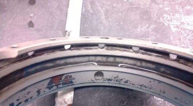 轴承套圈酸洗白斑分析