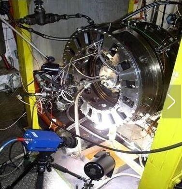 发动机轴承的材料如何做到耐高温和润滑的