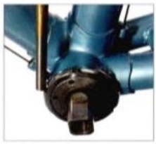 自行车可调节中轴的拆卸流程