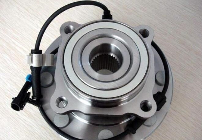 四个轮子的轴承,它没有橡胶套包裹油脂,平时需要加润滑油吗?