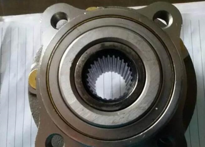 四个轮子的轴承,它没有橡胶套包裹油脂,平时需要加润滑油吗?