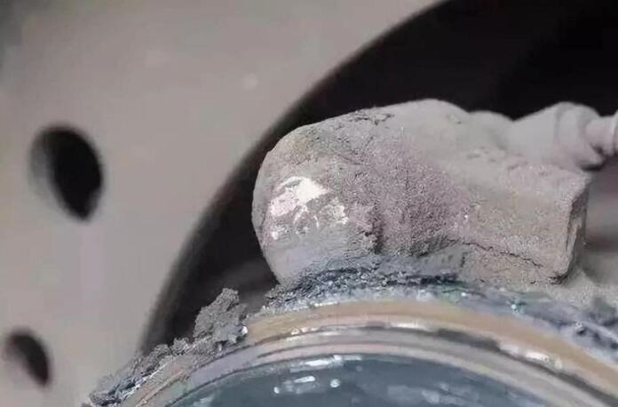 轴承黄油上得太多,竟会产生这样的后果......