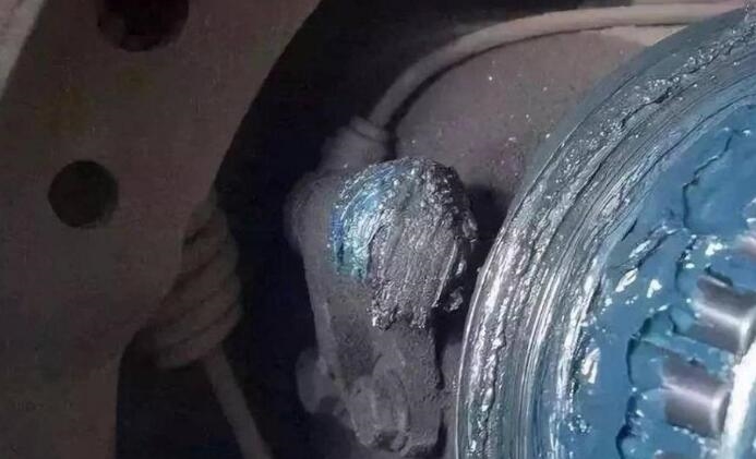 轴承黄油上得太多,竟会产生这样的后果......